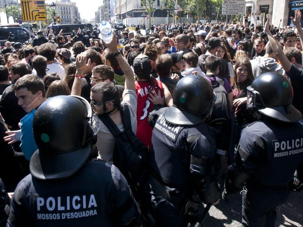 Miles de estudiantes se han manifestado en Barcelona