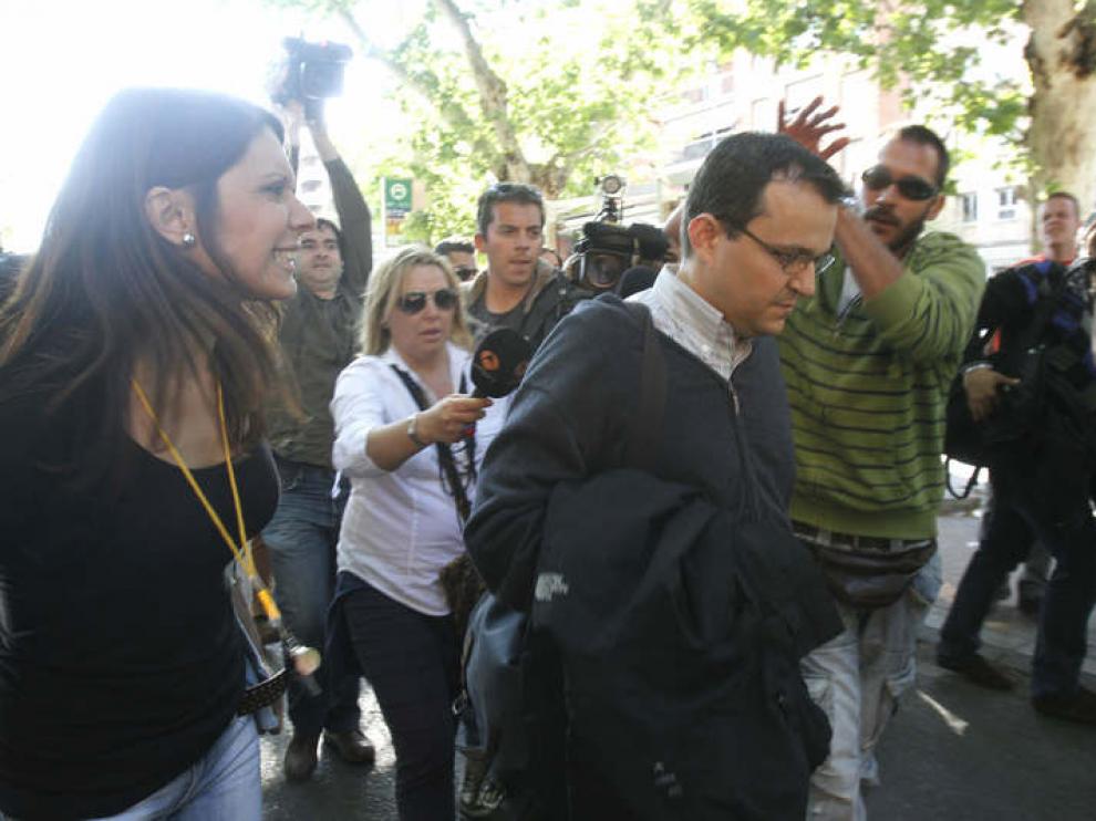 El hermano de José Bretón a la salida de los juzgados