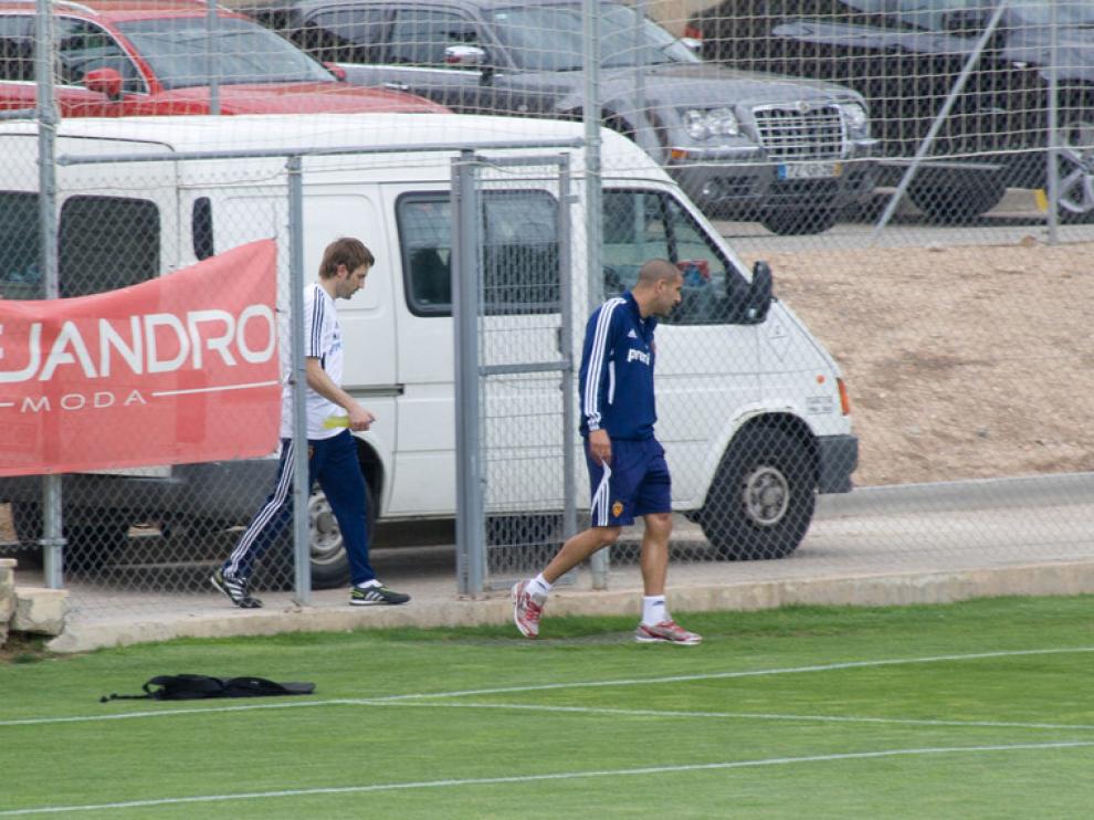 Aranda entrando al campo