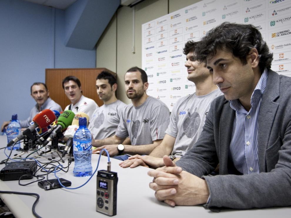 Rueda de prensa de los jugadores y el club Caja 3 Aragón