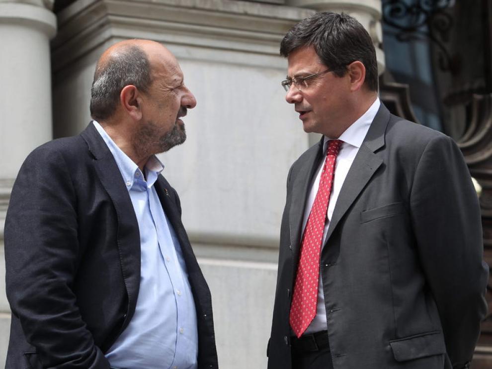 A la izquierda, el socialista Francisco González