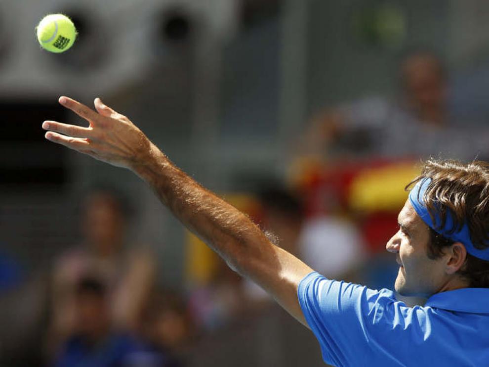 Federer durante un servicio de la final