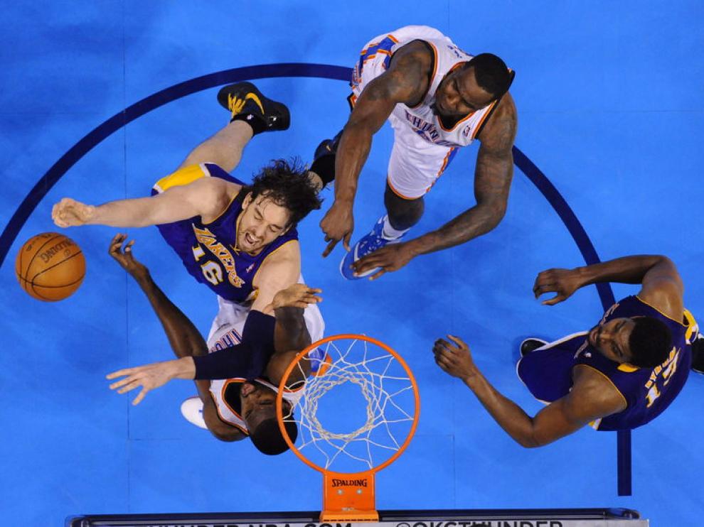 Pau Gasol en una de las jugadas del partido