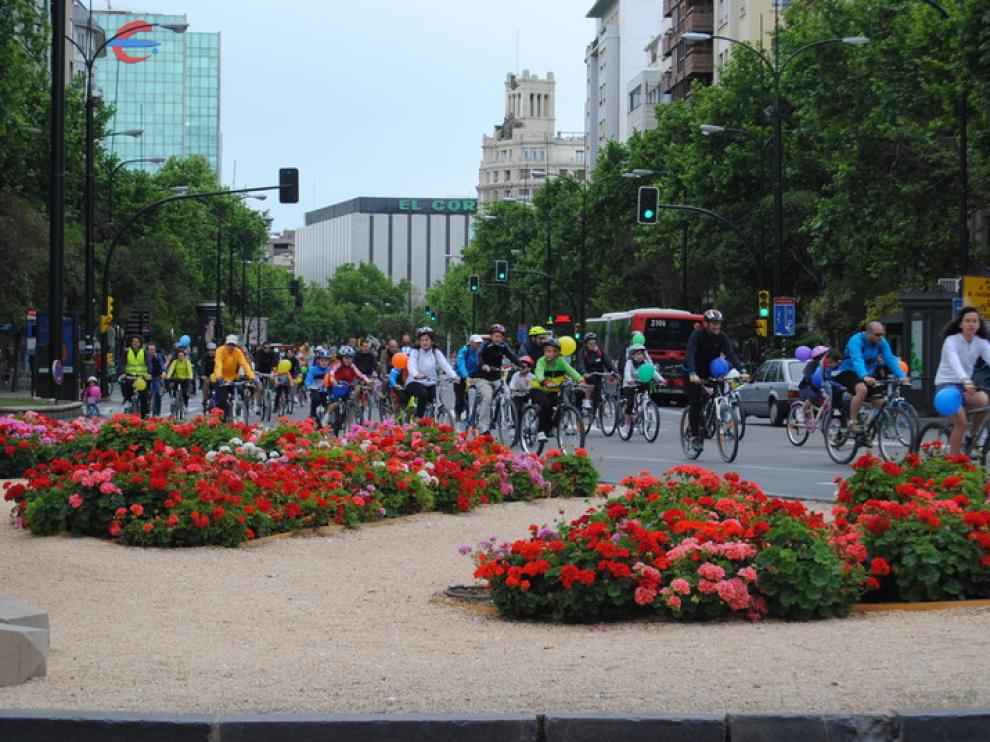 Bicicletada infantil, a su paso por la Puerta del Carmen