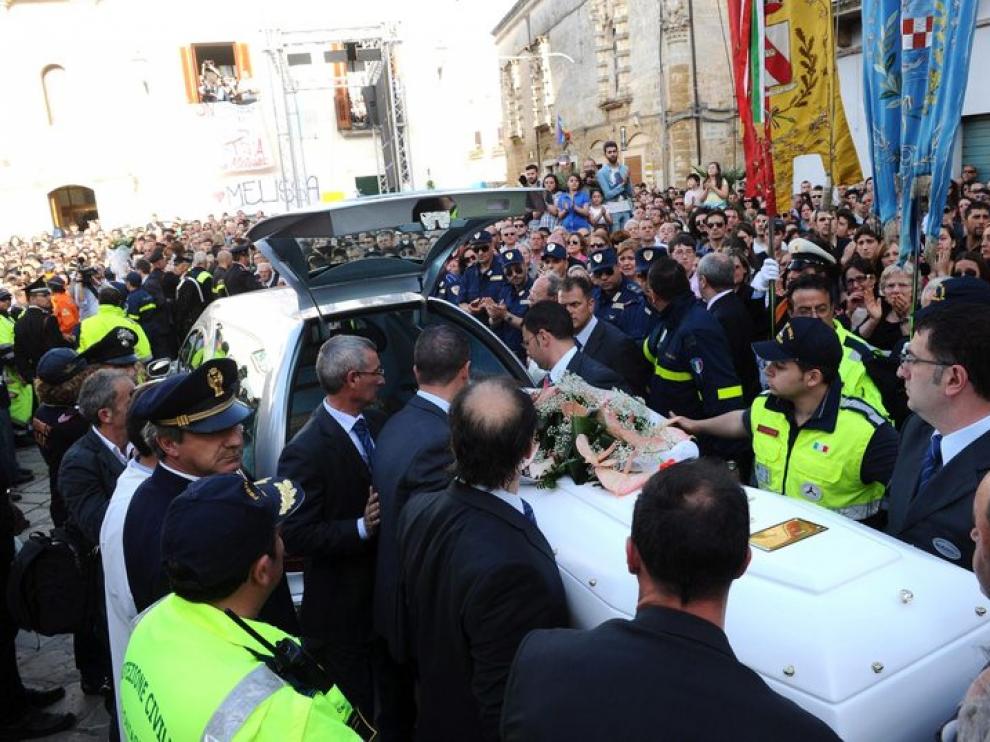 Funeral de la joven fallecida en el atentado