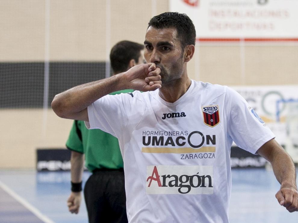Joan Linares celebra su gol 600