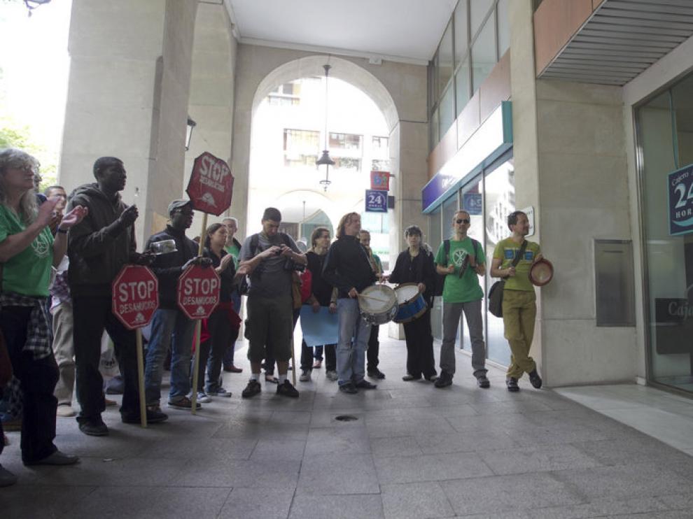 Cacerolada este martes para impedir la subasta de la vivienda