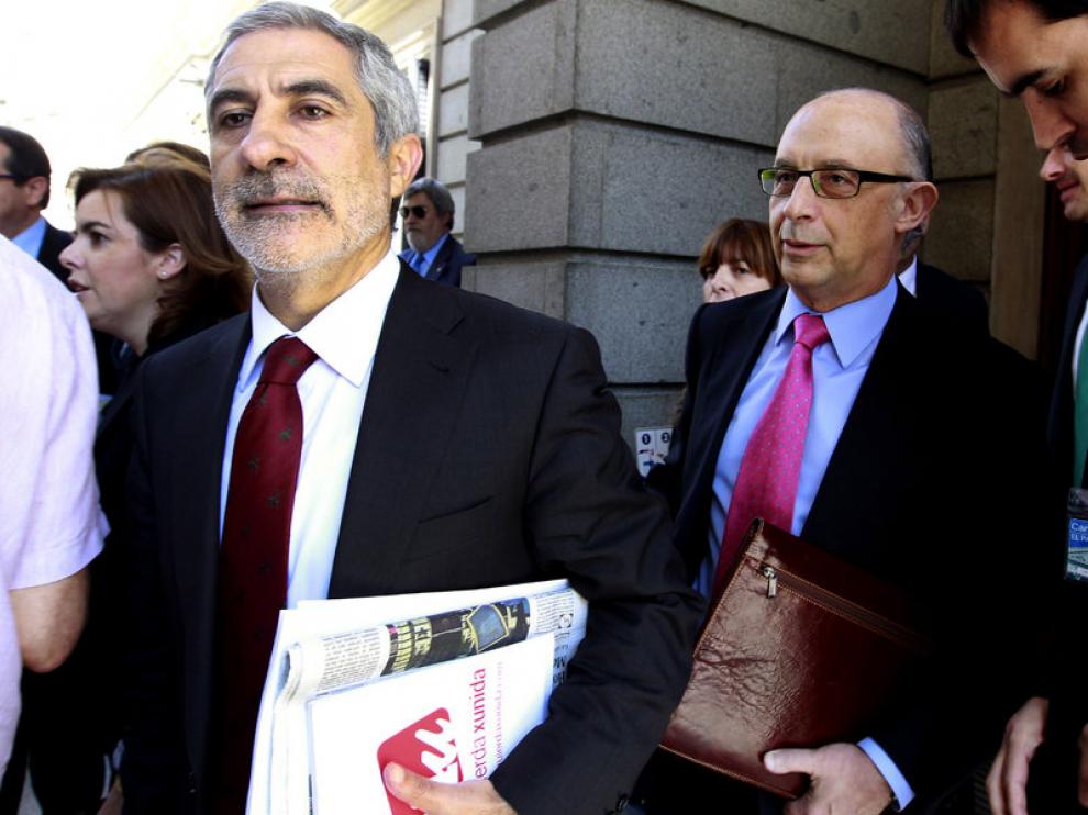 Llamazares y Montoro a su salida del Congreso