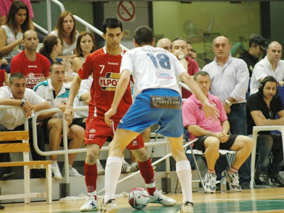 Una imagen del encuentro entre Umacón y El Pozo
