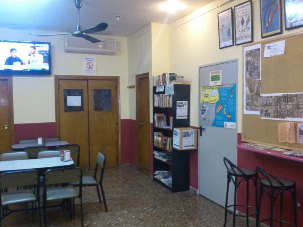 Punto de lectura habilitado en el Actur.