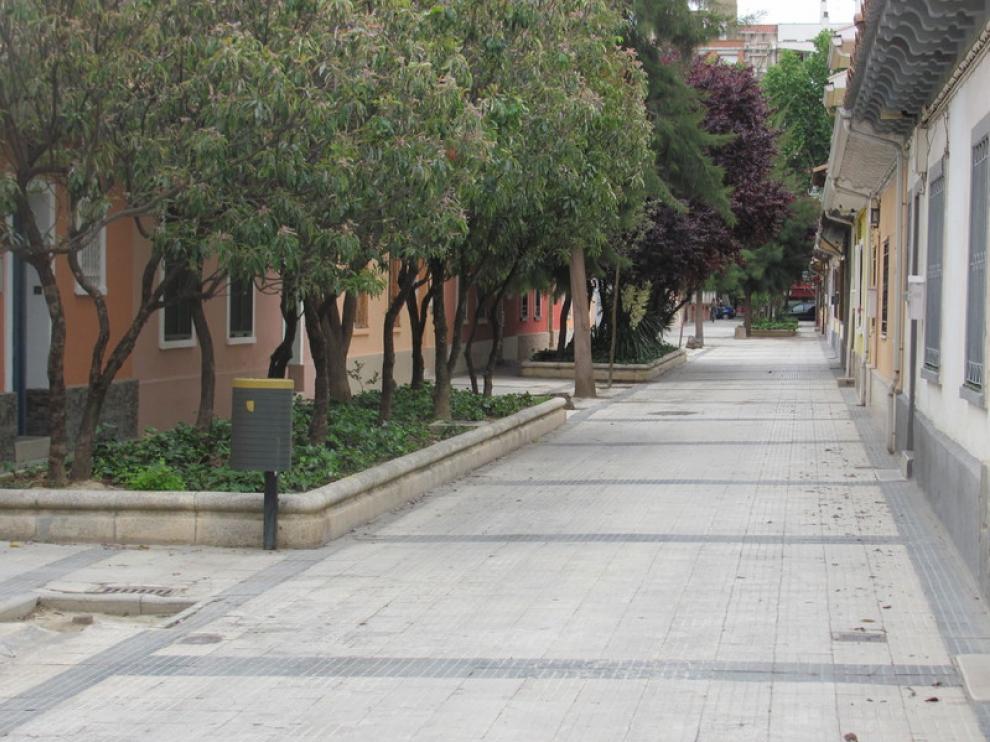 Jardineras en la calle de Caracoles