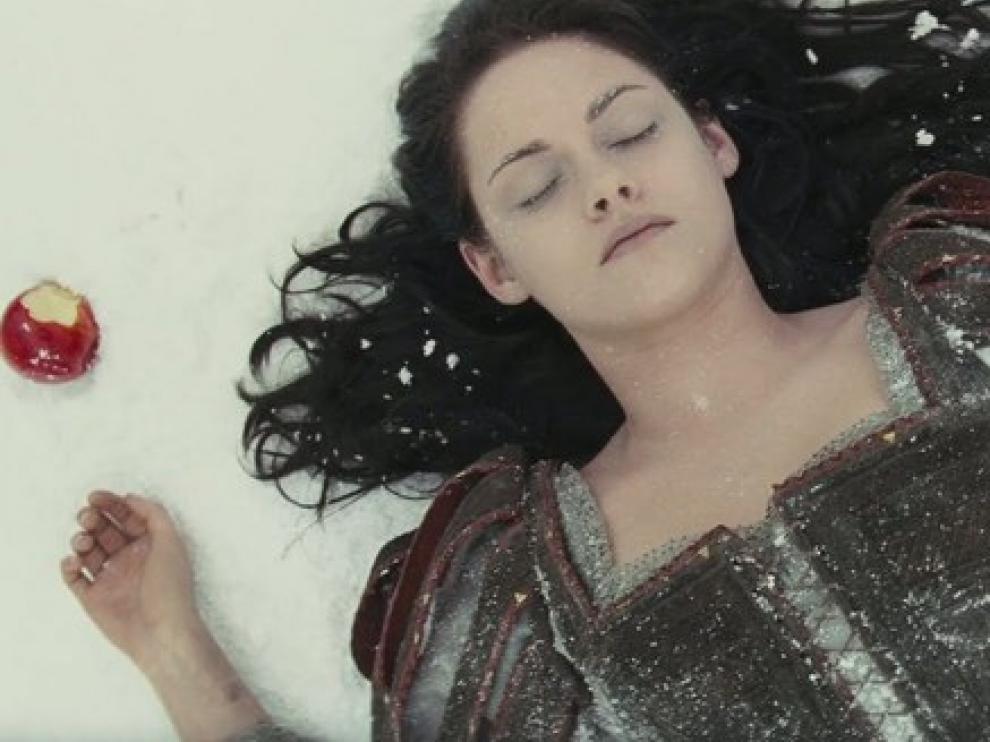 Kristen Stewart se transforma en una princesa en 'Blancanieves y el secreto del cazador'