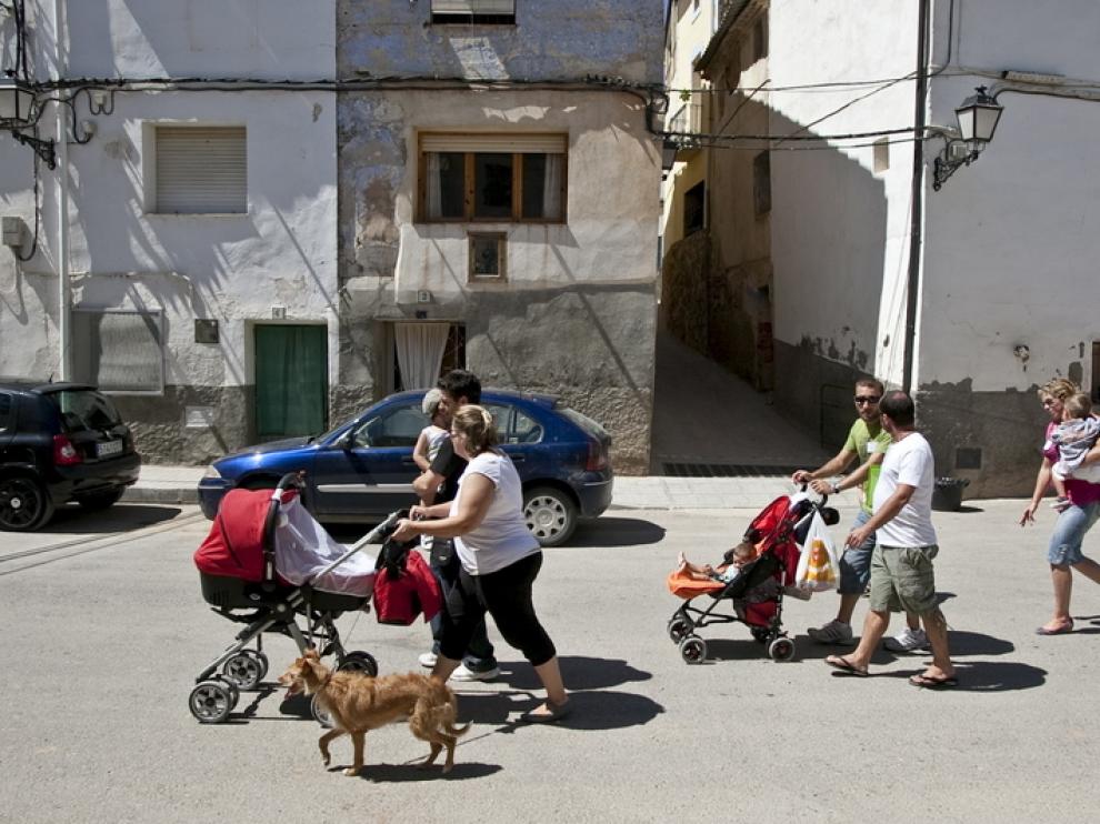 Castelnou organizó un encuentro para atraer a familias al pueblo