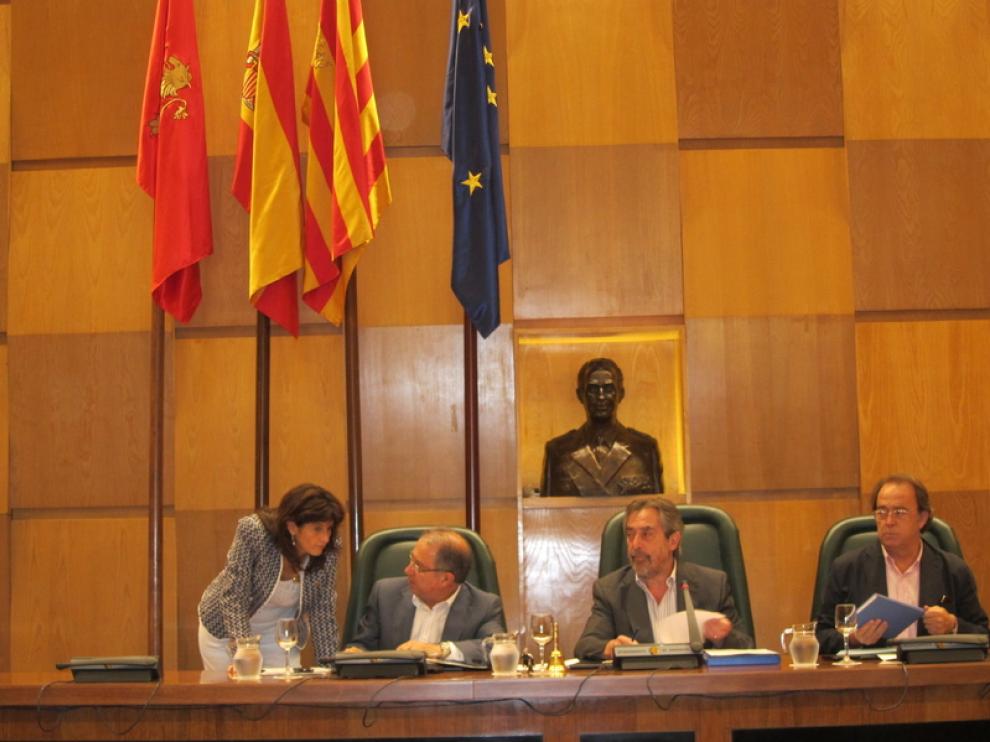 Imagen de archivo de un pleno en el Ayuntamiento de Zaragoza