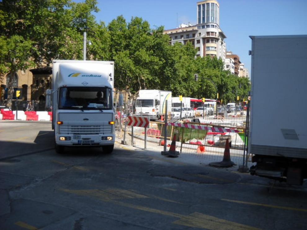 Varias camionetas de la empresa transportes Ochoa