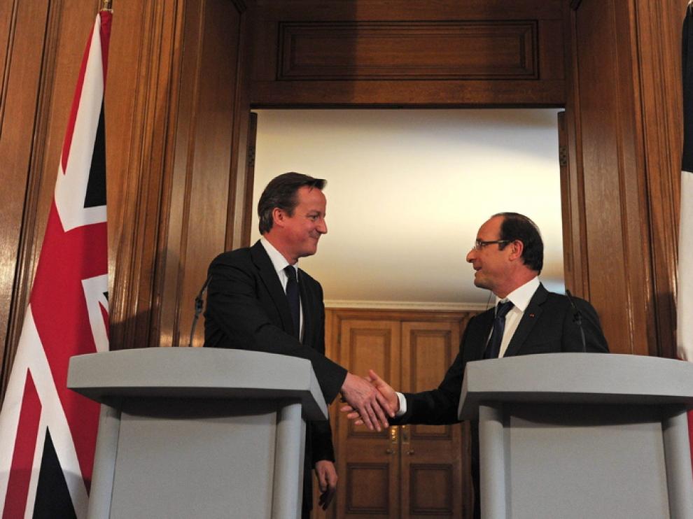 El primer ministro británico, David Cameron, y el presidente francés, Francois Hollande