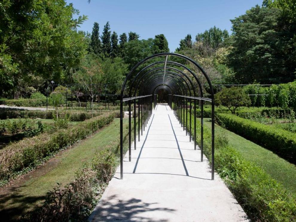 Pérgola de la Rosaleda del Parque Grande