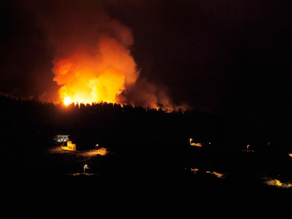 Desalojadas 90 personas por el incendio de Tenerife