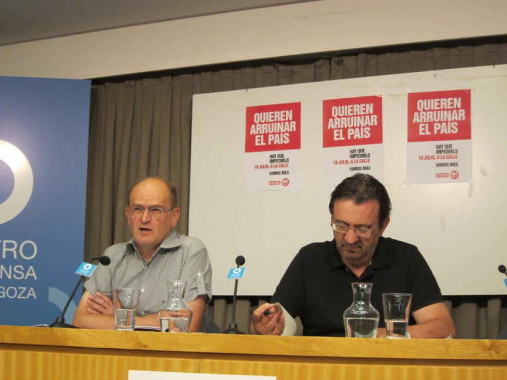 Julián Loriz y Julián Buey en rueda de prensa.