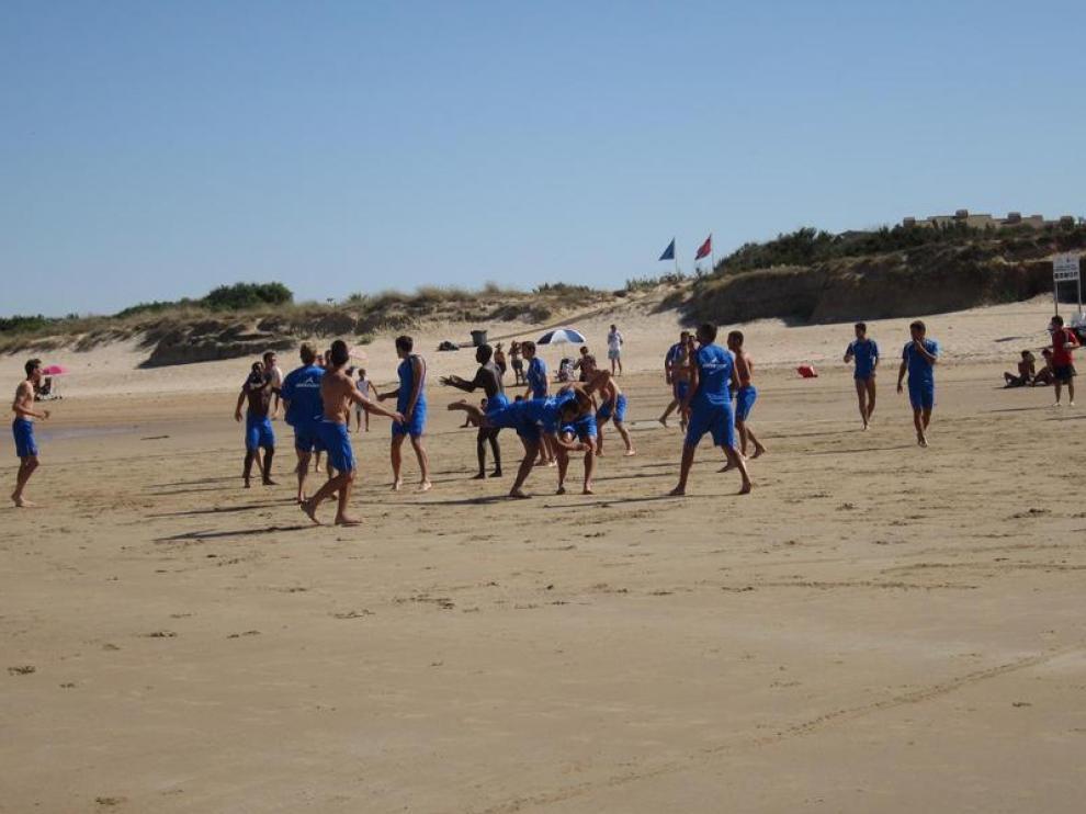 Entrenamiento del Real Zaragoza en la playa
