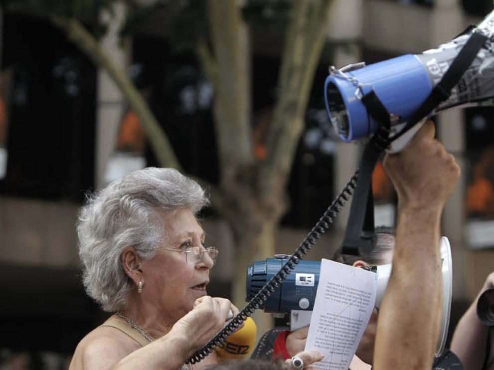 Pilar Bardem toma la palabra ante los manifestantes