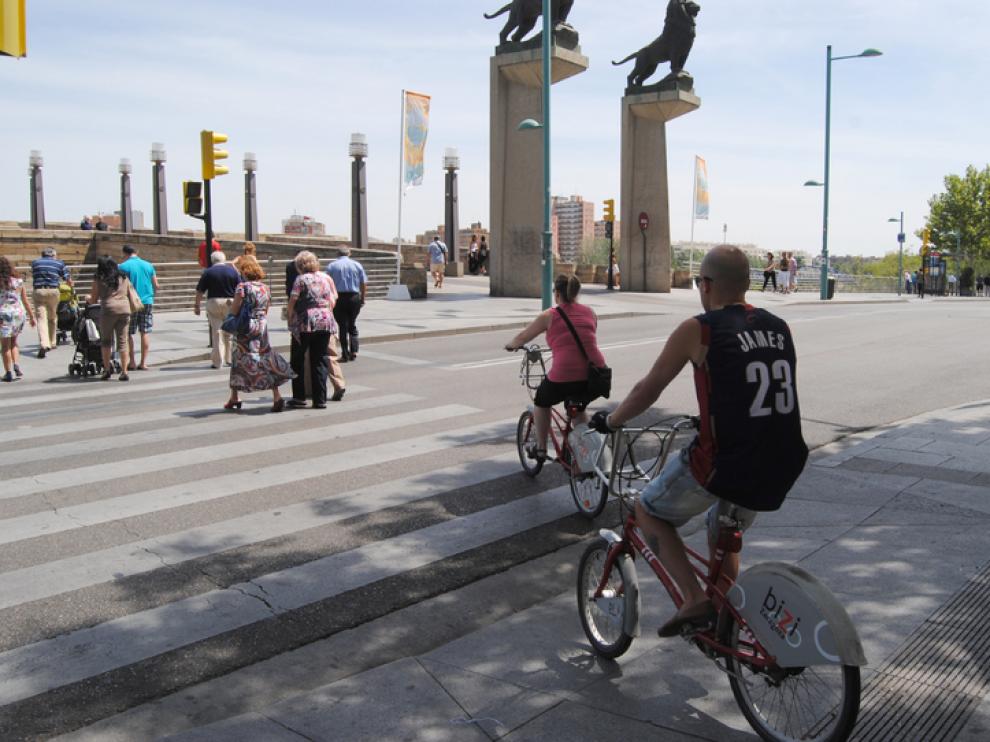 Una de cada cuatro estaciones del servicio Bizi está alejada de los carriles bici