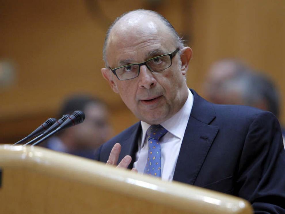El ministro de Hacienda, Cristóbal Montoro, durante su intervención en el pleno del Senado.