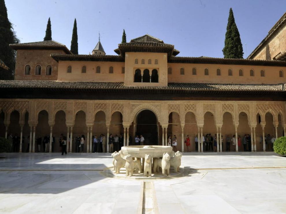 El Patio de los Leones de la Alhambra