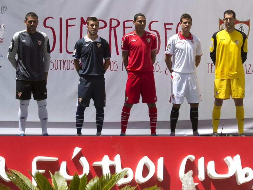 Maduro, en la presentación de las camisteas del Sevilla