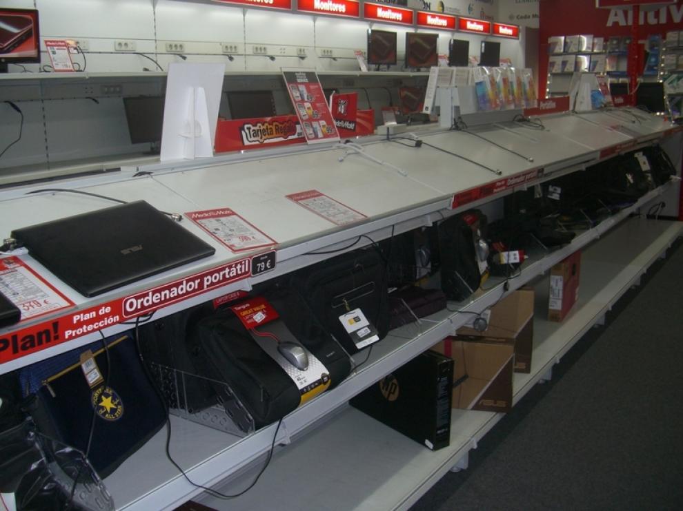 Los clientes arrasaron las estanterías de Media Markt en el día sin IVA.