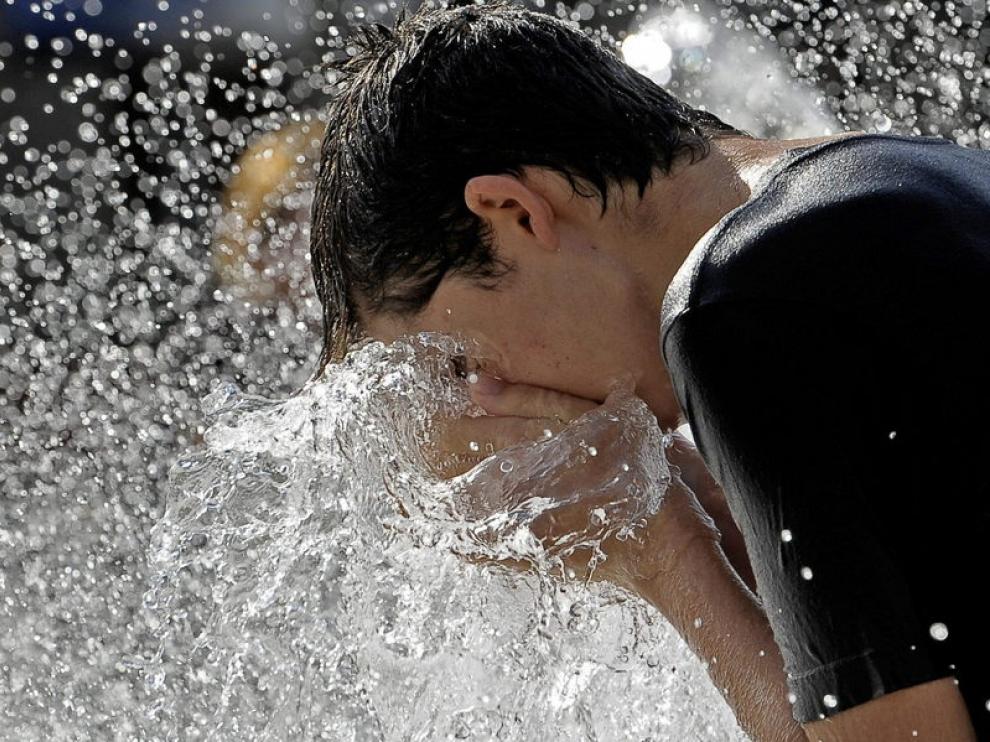 Beber suficiente agua a lo largo del día es fundamental