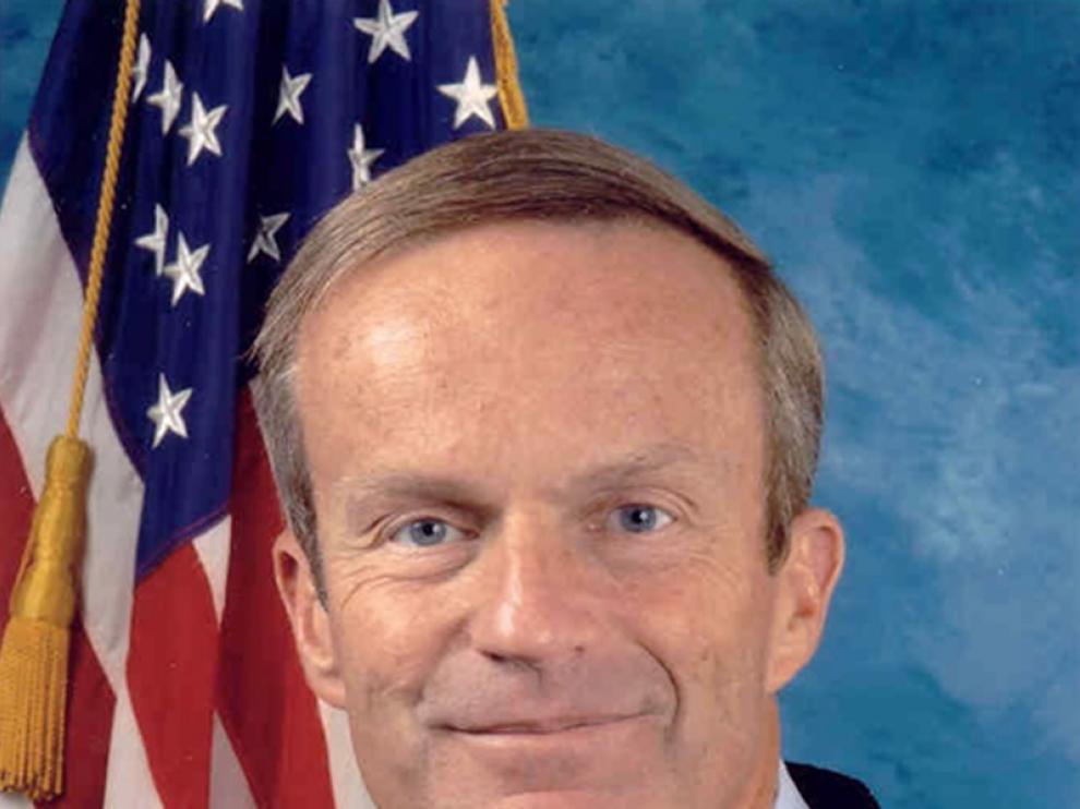 El republicano Todd Akin asegura que no se retirará de la campaña.