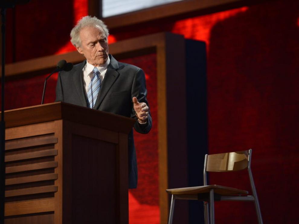 Clint Eastwood habla para los republicanos con un imaginario Obama