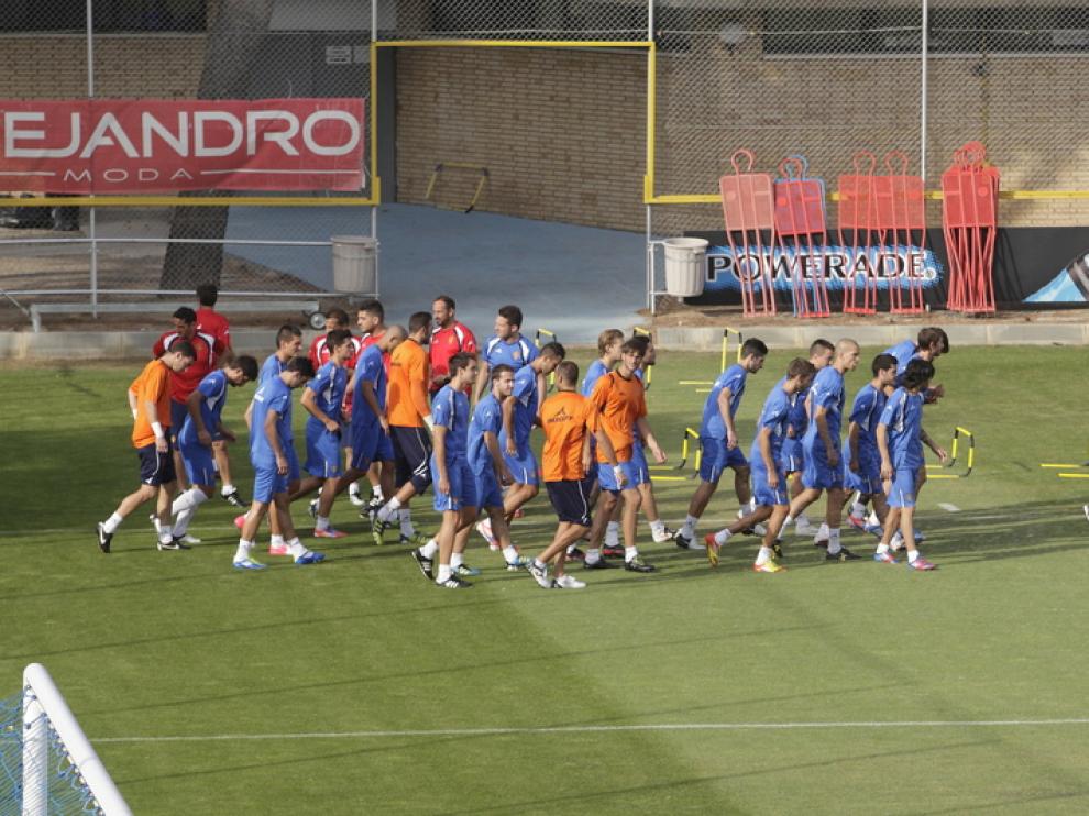 Plantilla del Real Zaragoza en un entrenamiento