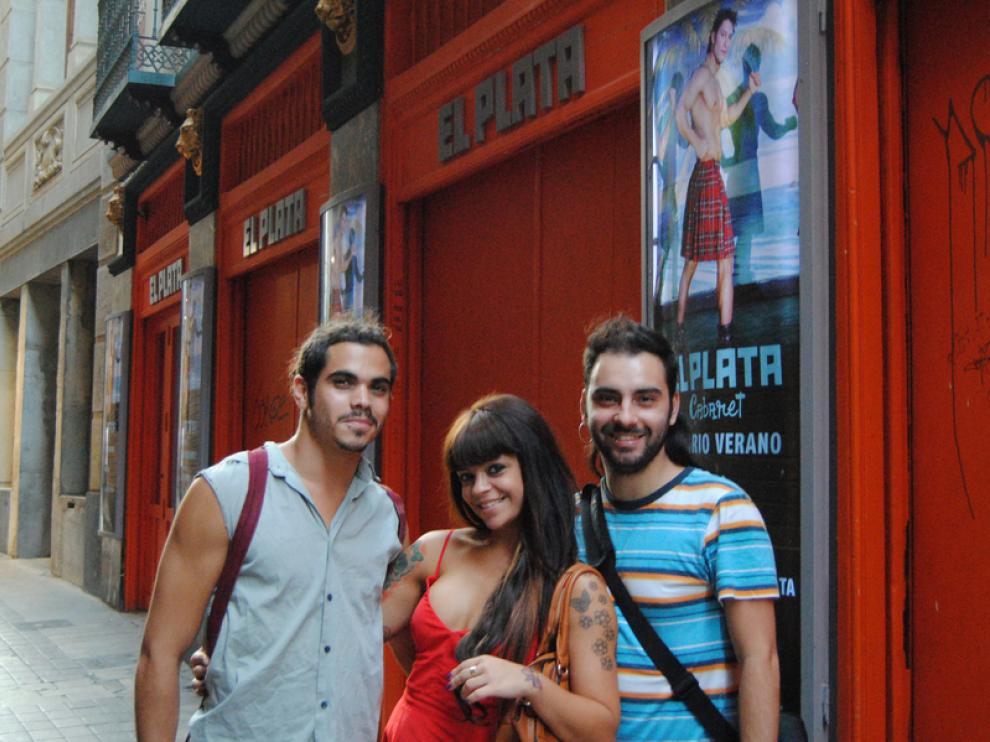 En la foto, los jóvenes artistas salidos del Plata.