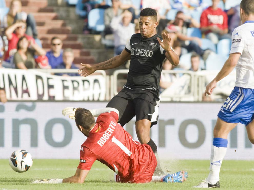 Roberto, durante un partido contra el Málaga