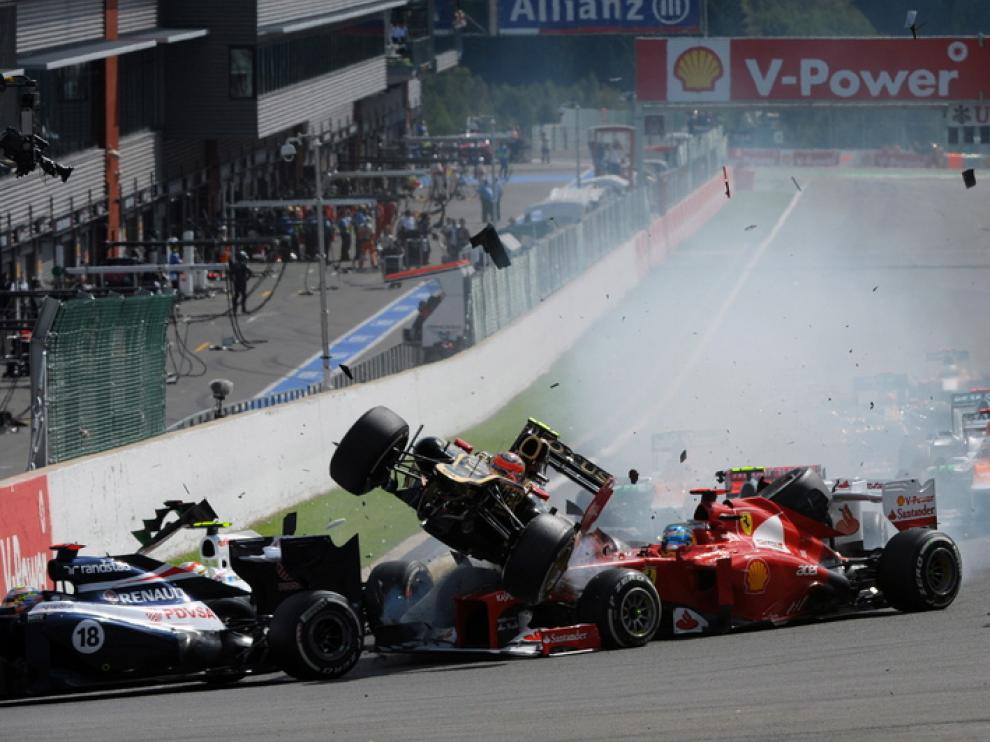 Alonso perdió la oportunidad de afirmar su liderato por el accidente en el circuito de Spa.