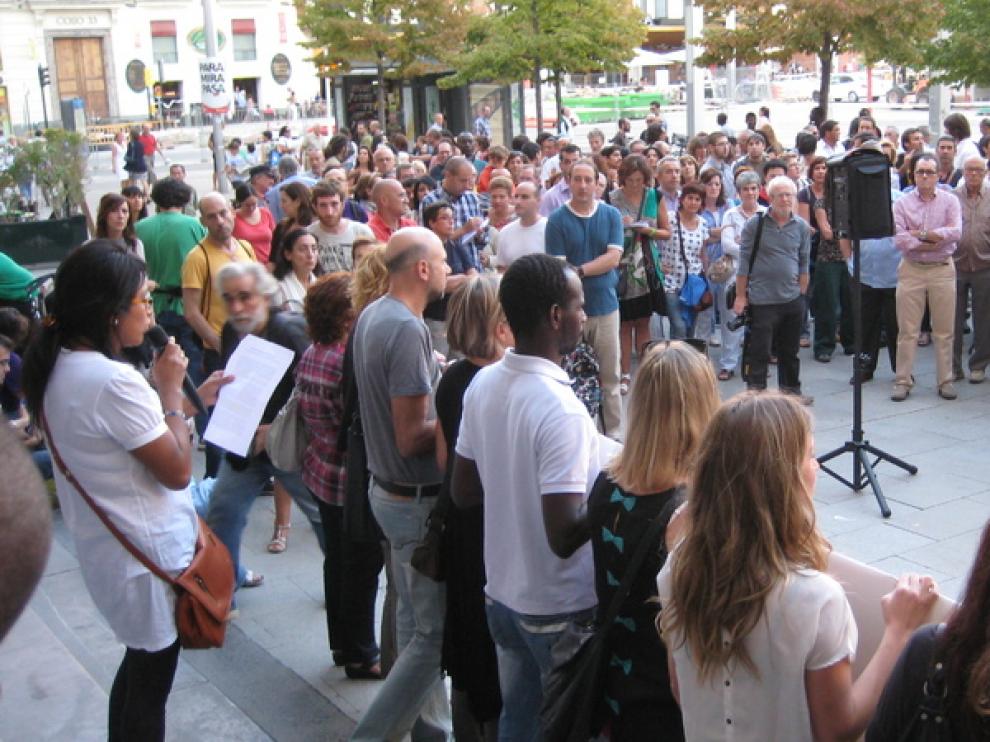 Concentración en Zaragoza a favor de la sanidad universal