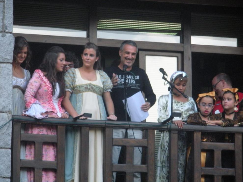 El entrenador del CAI ha sido pregonero en las fiestas de Viella