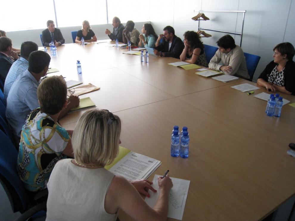 Reunión del consejero con los colectivos de inmigrantes
