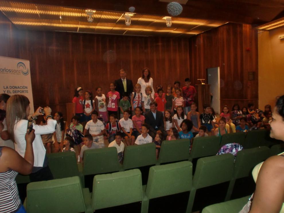 Acto de entrega del material escolar en Madrid