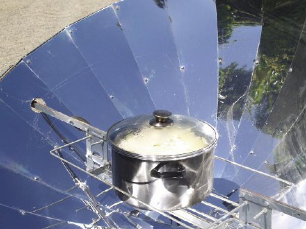 En el taller se utilizarán diversos modelos de cocinas y hornos solares.
