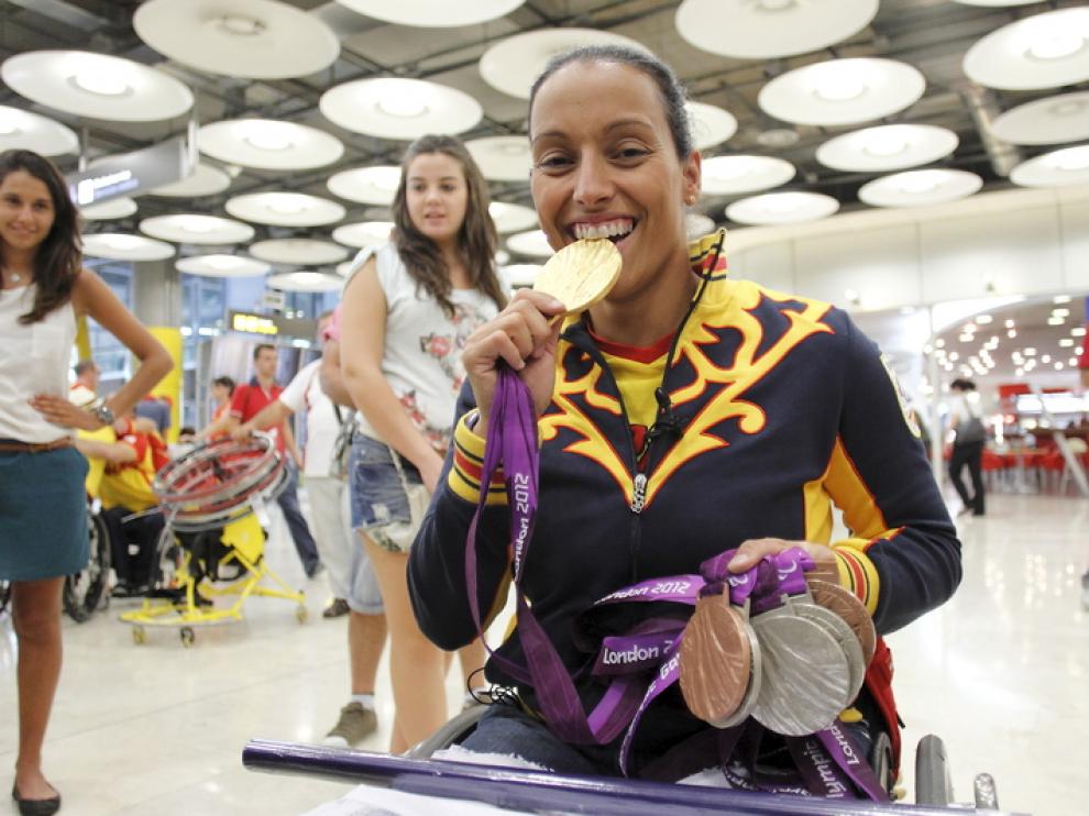 Teresa Perales a su llegada a Barajas