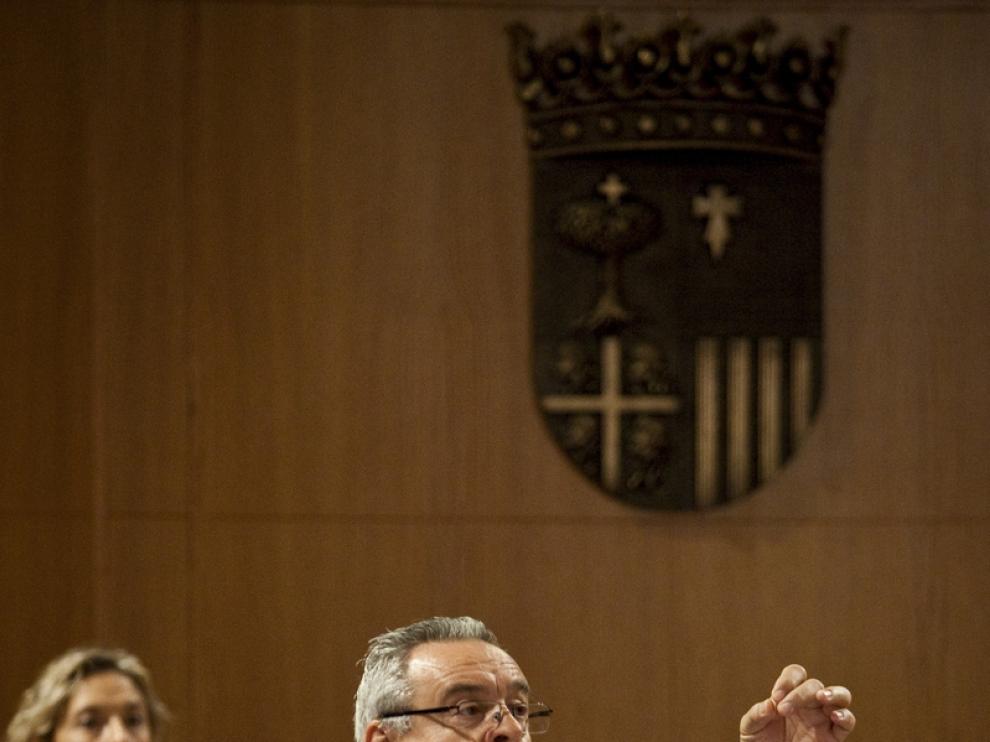Alfredo Boné (PAR) en el pleno de las Cortes de Aragón