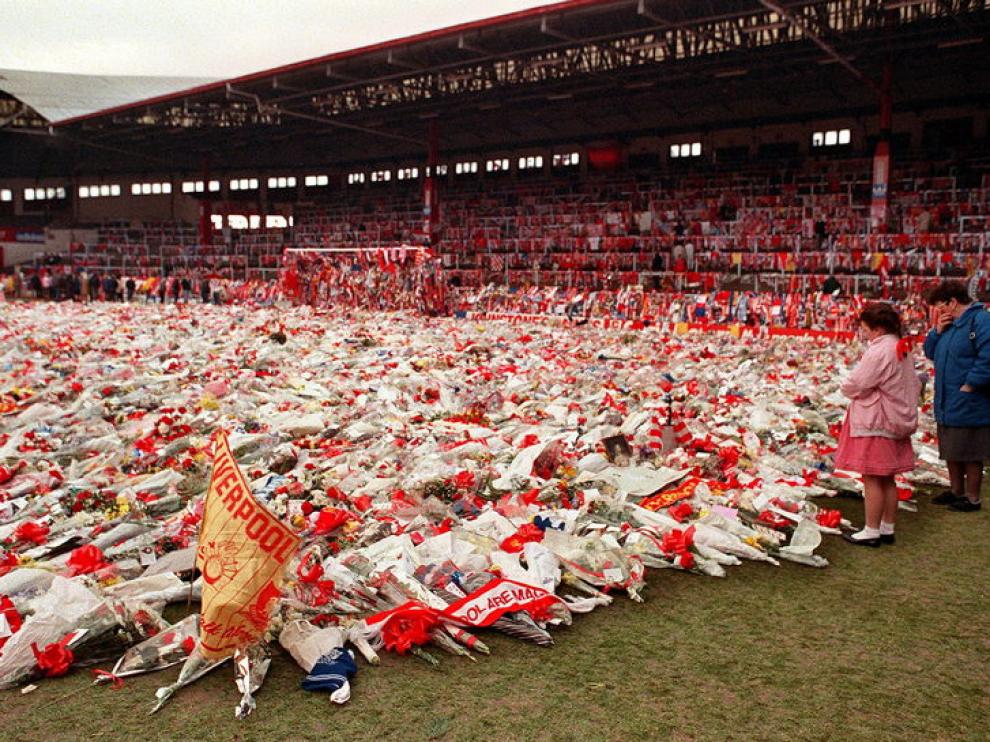 Ramos de flores en el estadio de Hillborough