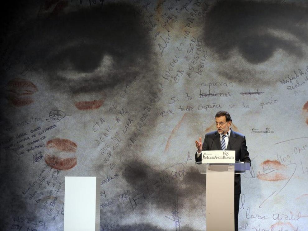 Rajoy ha pedido que nunca se olvide la memoria de las víctimas del terrorismo.