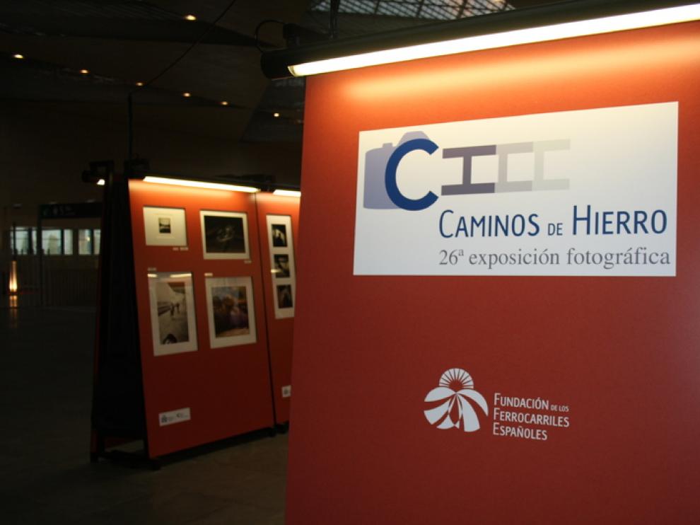 Exposición fotográfica en la vestíbulo de Delicias