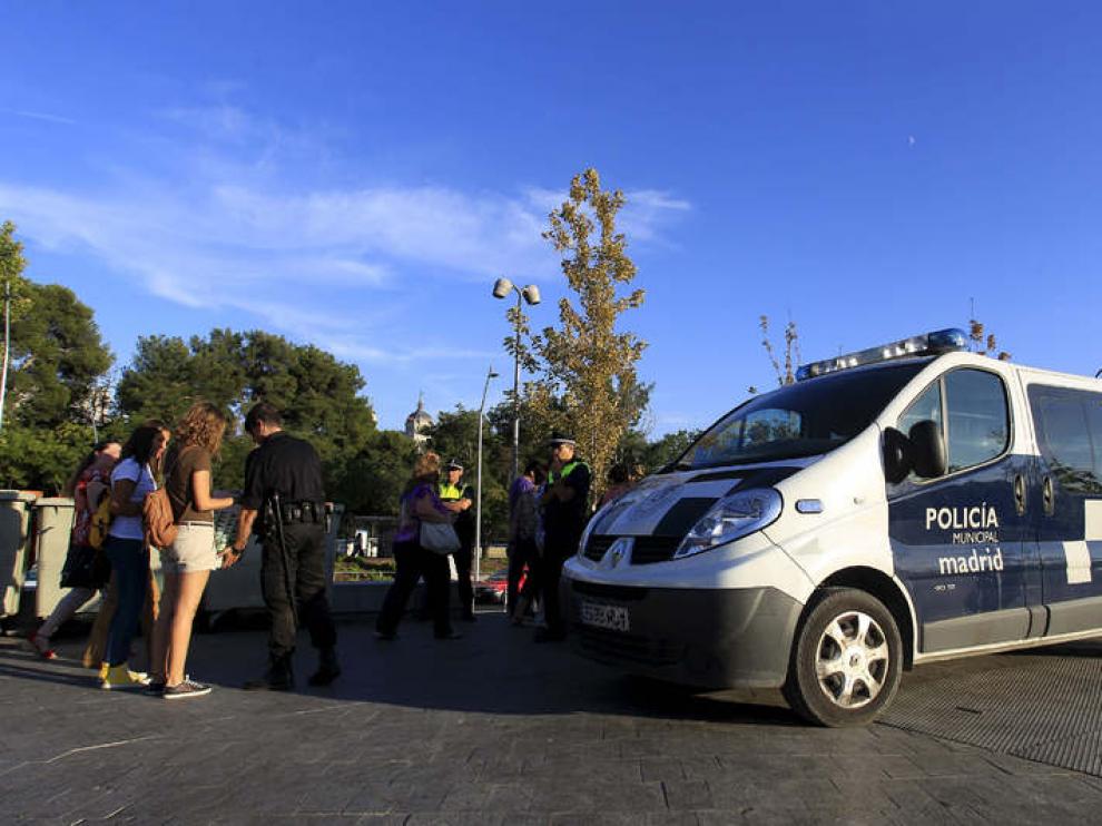 Agentes de la Policía controlan el recinto