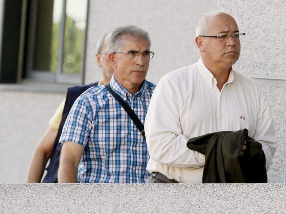 Adolfo Gacio (derecha) quedó en libertad tras pagar una fianza de 10.000 euros.