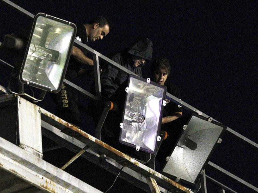 Los electricistas intentaron arreglar la iluminación en Vallecas